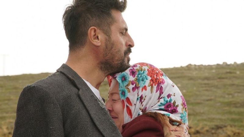 Gönül Dağı Kenan'ın güzeller güzeli kızına bakın! Maviş gözleri babasından...