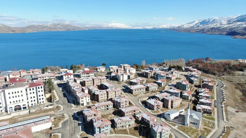 Elazığ'daki depremin merkez üssü Sivrice'de, TOKİ konutları tamamlandı