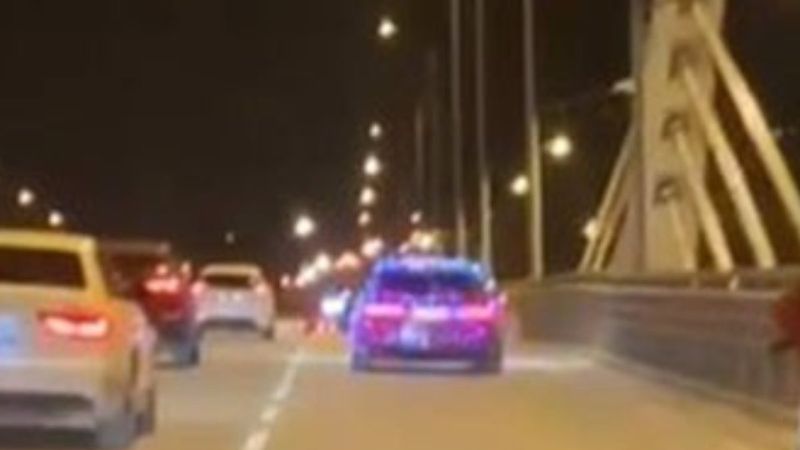 Antalya'da lüks aracını disko topuna çevirdi