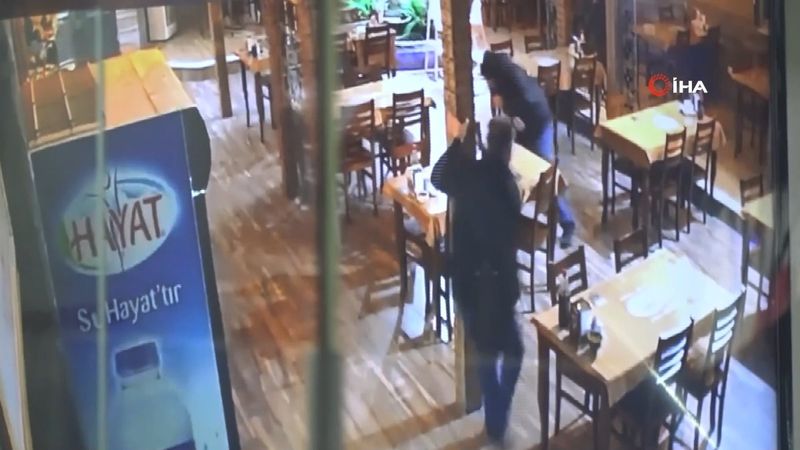 Adana'da kebapçıda çalışan husumetlisini işyerini basarak başından vurdu