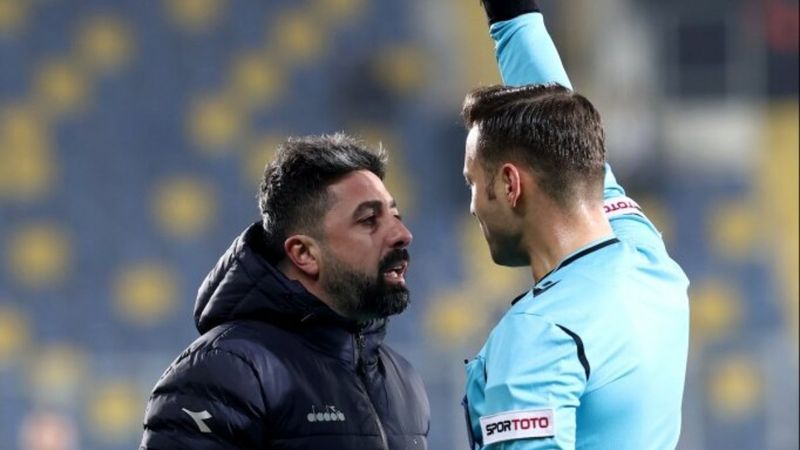 Hakemin sarı kart gösterdiği sağlık görevlisi konuştu