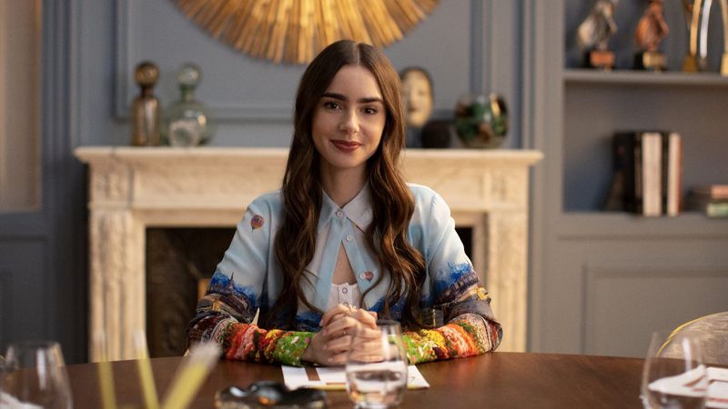 Emily in Paris'in başrolü Lilly Collins hakkında şaşırtan gerçekler