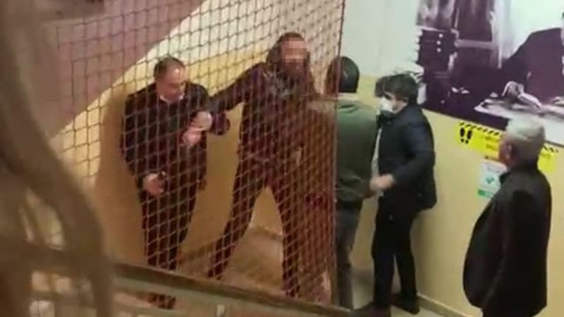 Büyükçekmece'de bir veli, okul müdürüyle tartıştı