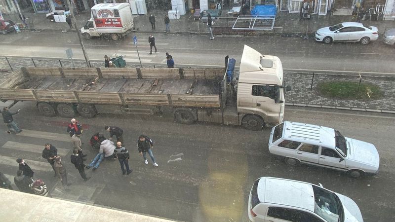 Karabük'te yaya geçidini kullanan kişiye otomobil çarptı