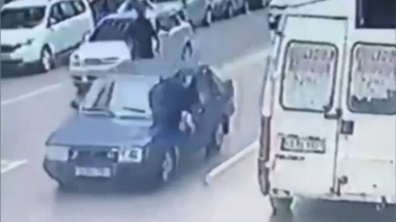 Eskişehir'de sollama yapan sürücü yayaya çarptı