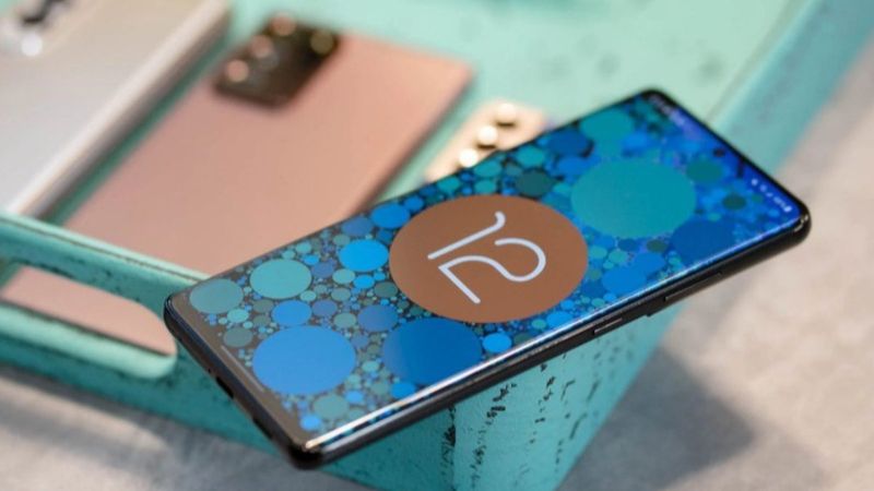 Samsung, Android 12 dağıtımına yeniden başladı