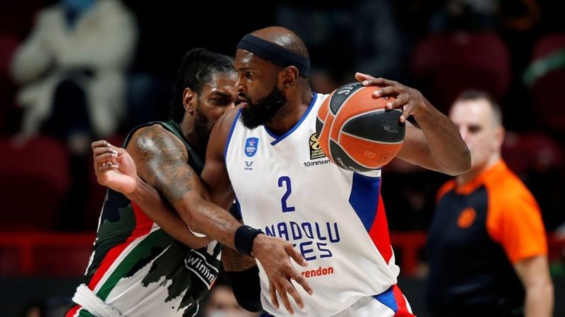 Anadolu Efes, Unics Kazan'a kaybetti