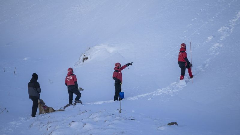 Mehmetçik olası çığ düşmesi olaylarına hazır