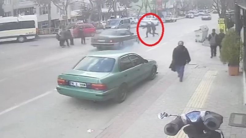 Bursa'da ehliyetsiz sürücü, yaşlı çifte çarptı