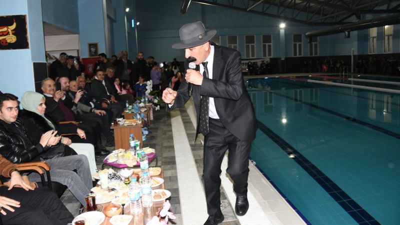 Şırnaklılar Tıvorlu İsmail konseriyle eğlendi