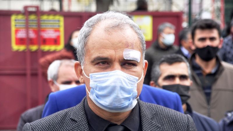 Antalya'da okul müdürü darbedildi