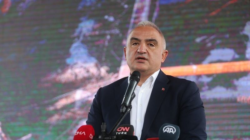 Mehmet Nuri Ersoy: Turizmde bu yıl 24 milyar dolar gelir yakaladık