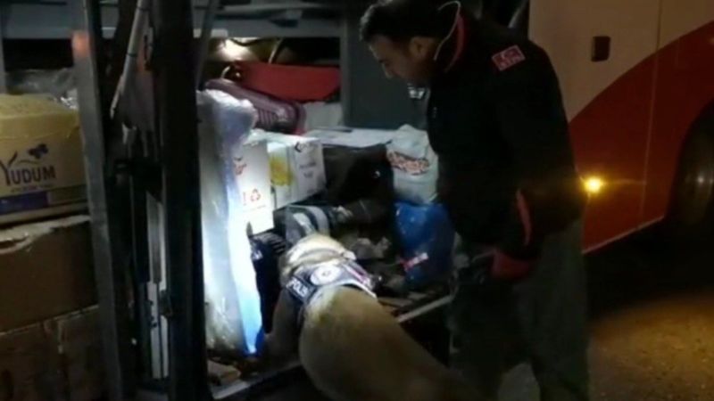 Osmaniye'de yolcu otobüsüne uyuşturucu operasyonu