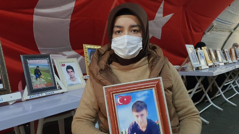 HDP binası önünde buruk yılbaşı