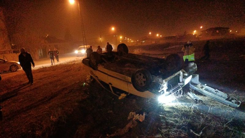 Iğdır'da oto fareleri polisten kaçarken kaza yaptı