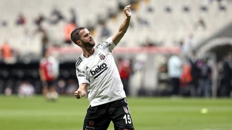 Pjanic, Beşiktaş'ta kalmak istiyor