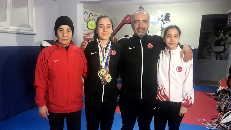 Üç kuşaktır tekvandocu ailenin şampiyon kızı Sude: Aileme olimpiyat borcum var