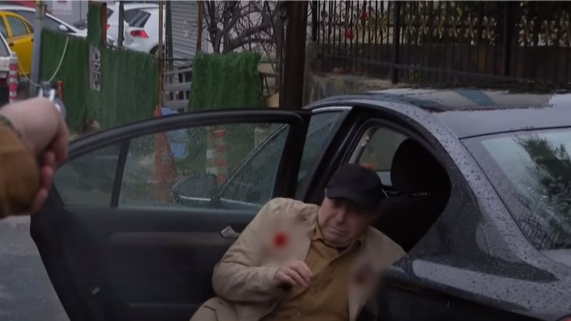 Arka Sokakların kalpleri kıran sahnesi! Rıza Baba'ya kurşun yağarken...