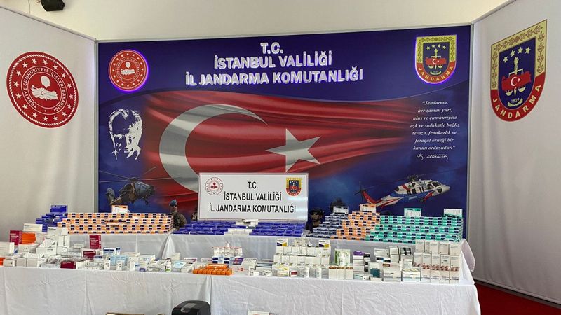 İstanbul'da kaçak ilaç operasyonu: 2 gözaltı