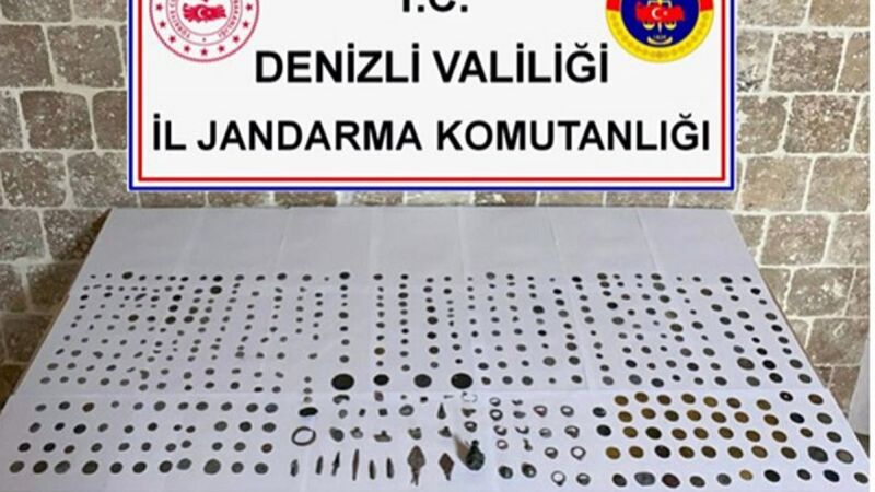 Denizli'de jandarmaya 600 adet tarihi sikke satmak isteyince yakalandı