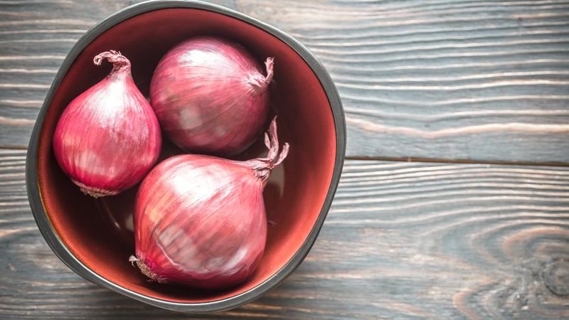 Kuersetin içeren yiyecekleri daha sık yemek için 7 iyi neden