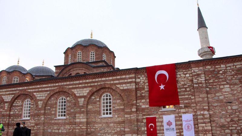Fatih'teki Fethiye Camii ibadete açıldı