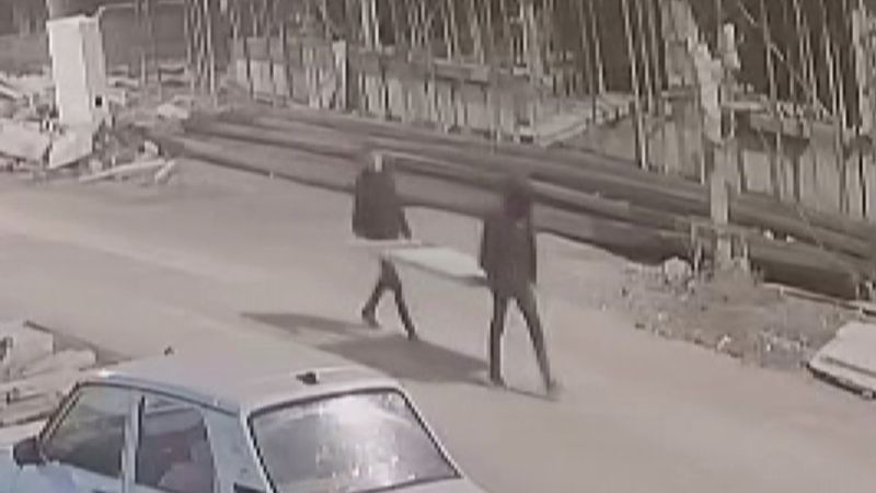 Şanlıurfa'da okul kapısının çalınma anı kamerada