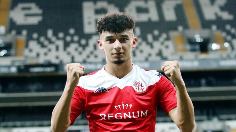 Fenerbahçe'de hedef yerli futbolcular