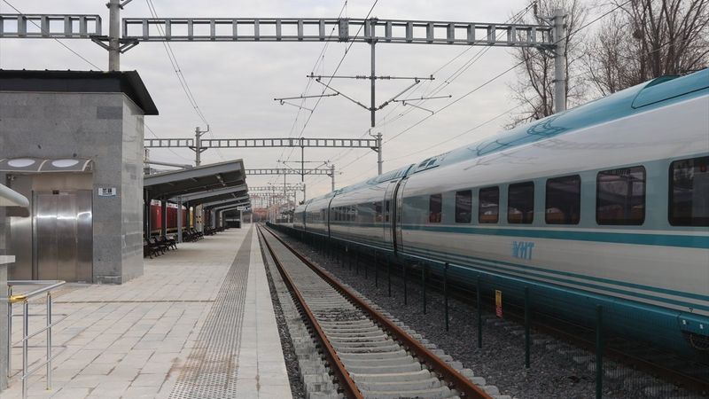 Konya-Karaman arasında inşa edilen hızlı tren hattı yarın açılıyor