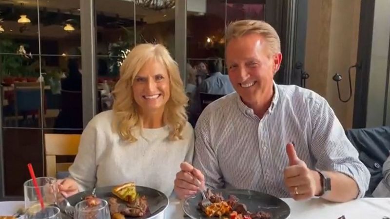 Yeni ABD Büyükelçisi Jeff Flake ve eşi, Ankara'da kebap yedi