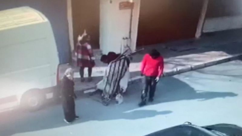 Avcılar'da çek çek arabalı 2 hırsız, çatı katını soydu