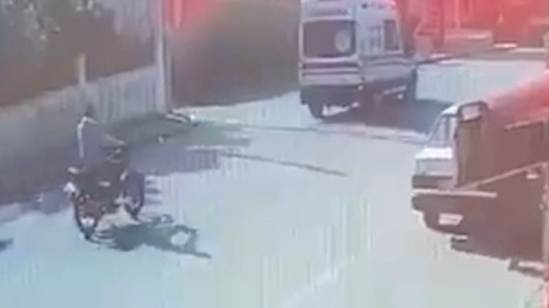 Antalya'da 'doğum' yolunda kaza: Genç babaya otomobil çarptı