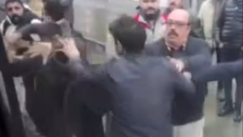 Esenyurt'ta yer kalmayınca yolcu almayan minibüs şoförüne darp