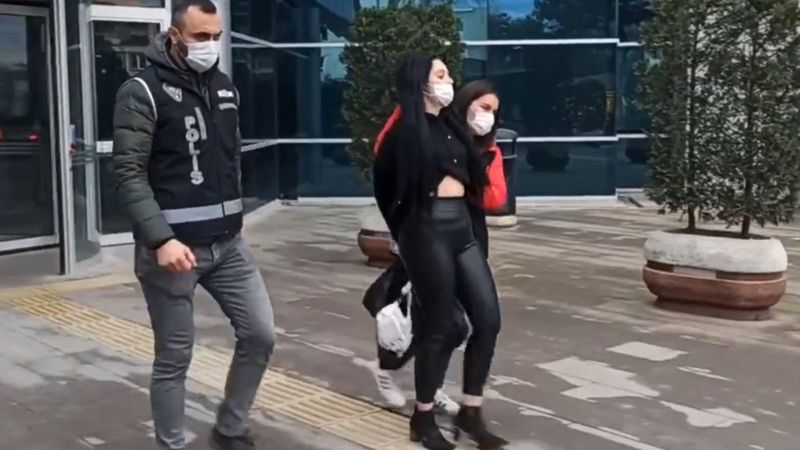 Bursa’da, canlı yayın açıp uyuşturucu kullanan 2 kişi yakalandı