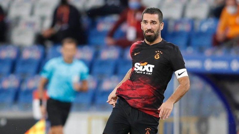 Arda Turan'dan göbek açıklaması