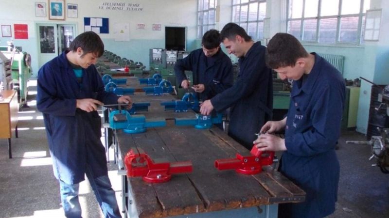 Çırak ve kalfa adaylarına müjde! 2 bin 126 TL hangi öğrencilere ödenecek?