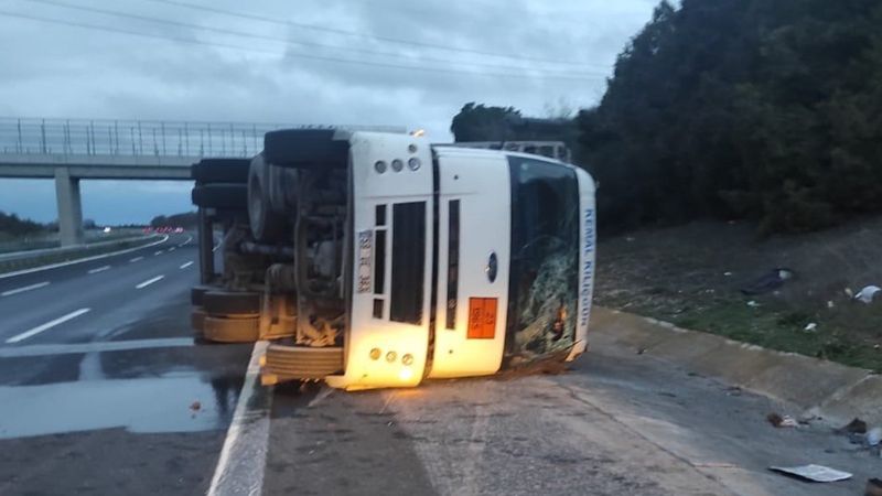 Kırklareli'nde tüp yüklü kamyon devrildi