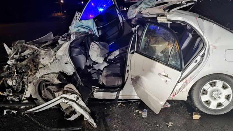 Malatya'da otomobil tıra çarptı: 1 ölü, 4 yaralı