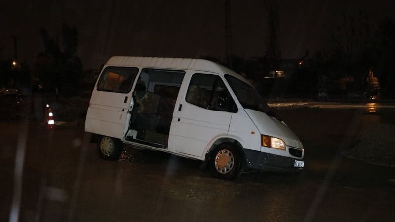 Adana'da sağanak yağış etkili oldu