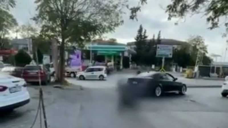 Zeytinburnu'nda drift atan sürücü kamerada