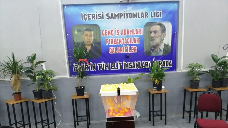 İzmir'de 'Kolpaçino' temalı kumarhaneye ikinci baskın