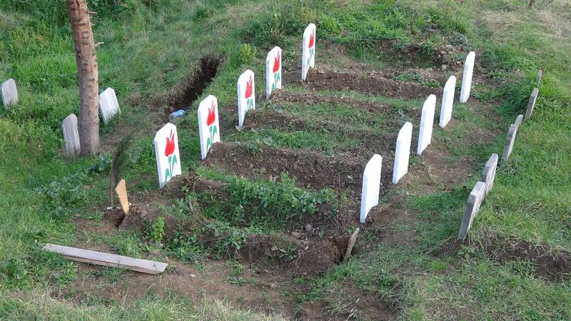 Trabzon'daki mermer ustası, mezar taşı çalarken yakalandı