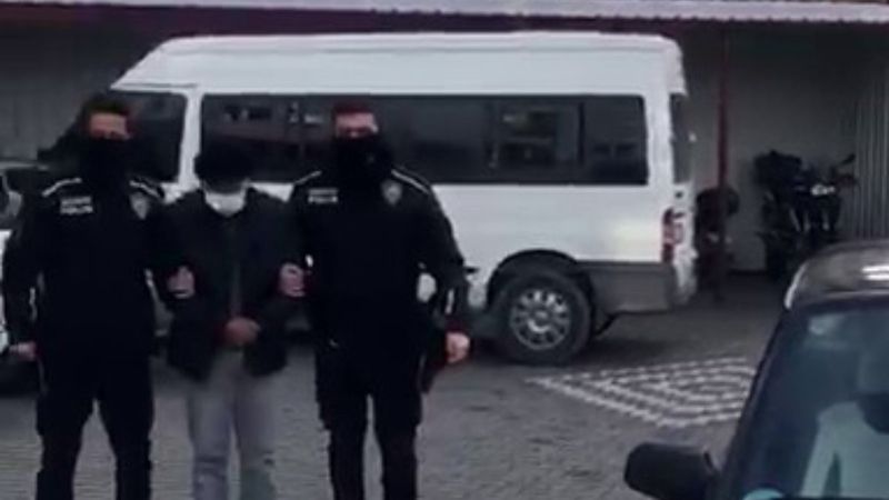 Balıkesir'de kuyumcudaki dolandırıcı suçüstü yakalandı