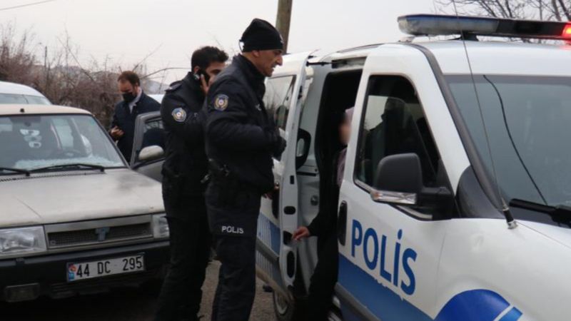 Malatya'da tacize uğrayan kadın tacizcisini bıçakladı