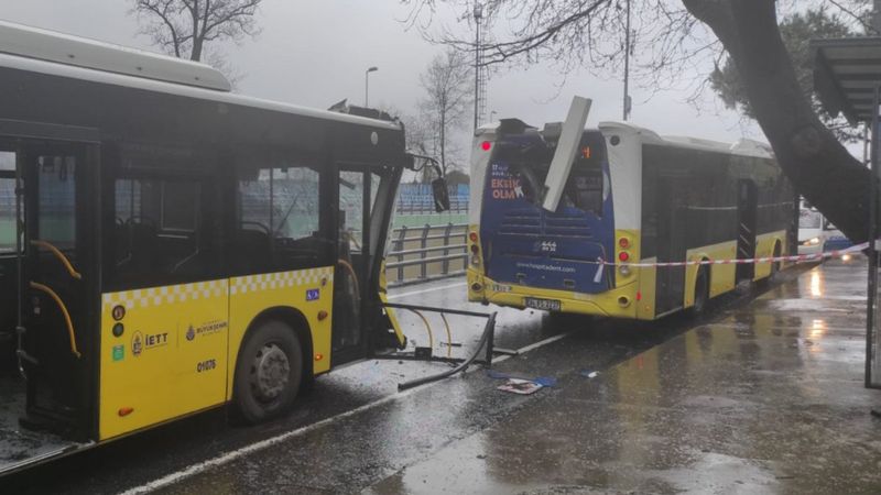 Sarıyer'de İETT otobüsleri çarpıştı