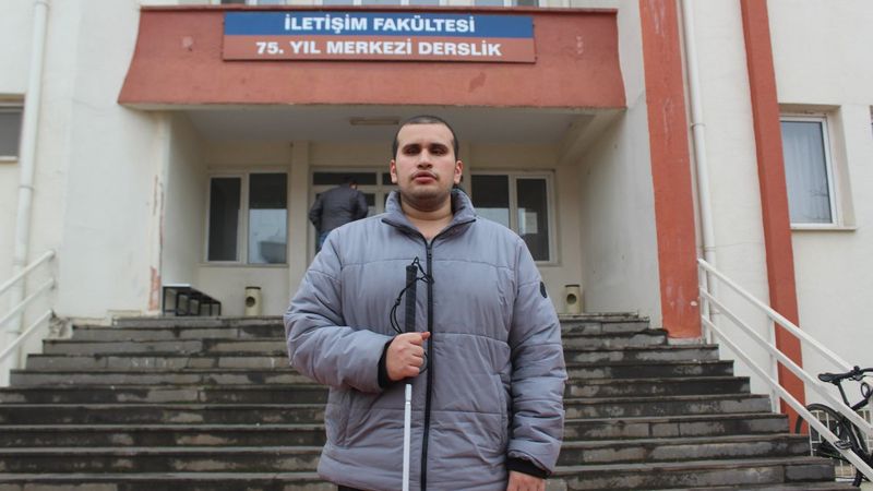 Gaziantep'teki görme engelli genç, gazetecilik hayalini gerçekleştiriyor