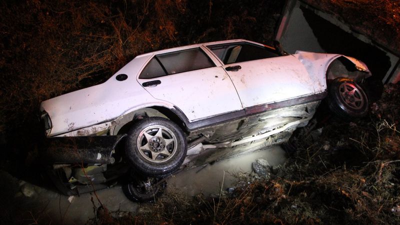 Burdur'da alkollü sürücü kanala düştü, verdiği adresten 15 km uzaklıkta bulundu