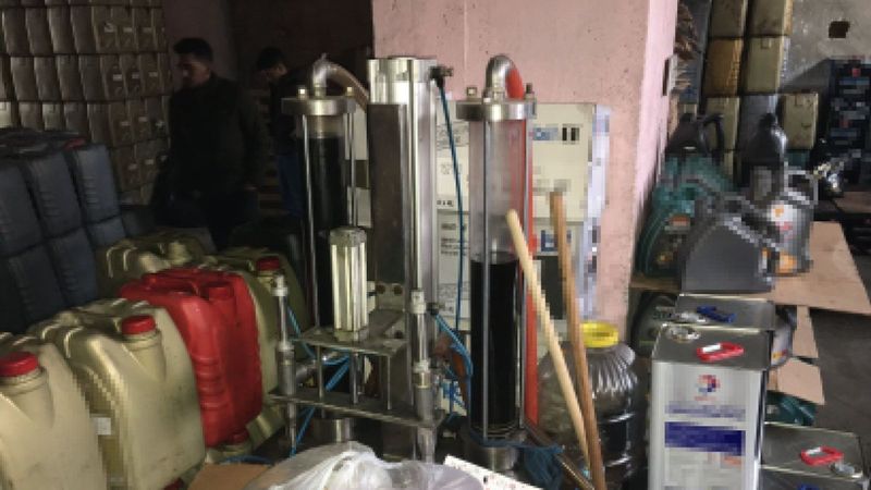 Tuzla'da atık yağ dolandırıcılarına operasyon