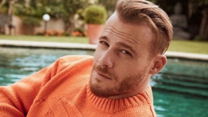 Her şeyiyle tam tersi! Kerem Bürsin'in kız kardeşi Melis'i gören...