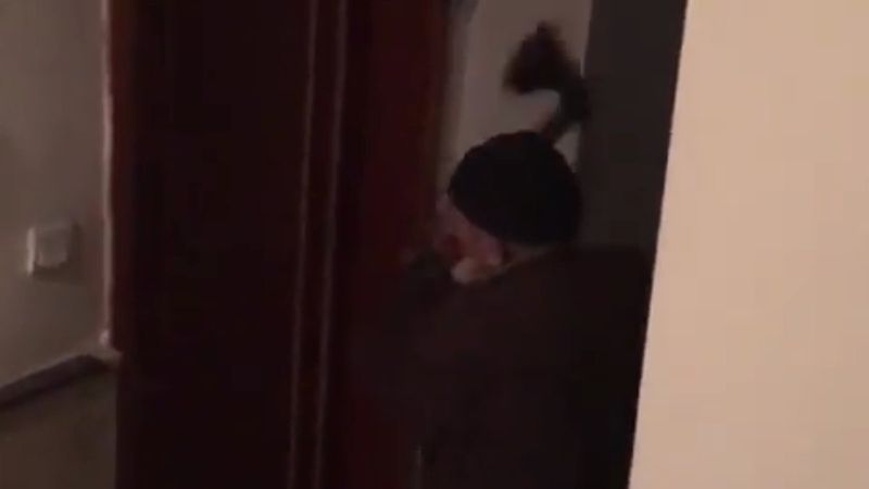 Bayrampaşa'da kiracı fahiş artışı kabul etmedi: Ev sahibi baltayla saldırdı